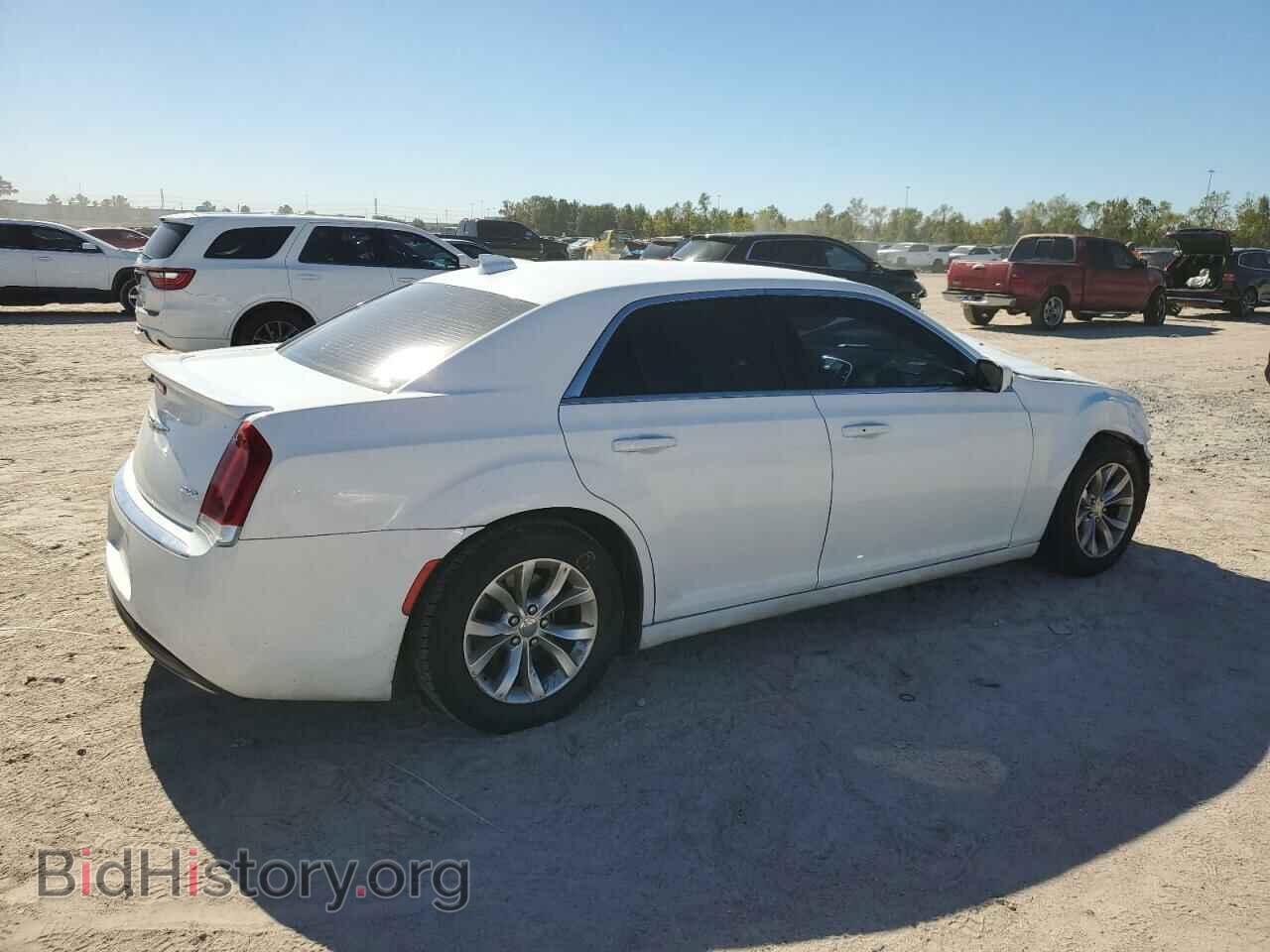 2016 CHRYSLER 300 - VIN: 2C3CCAAG3GH156307 - Фото 3