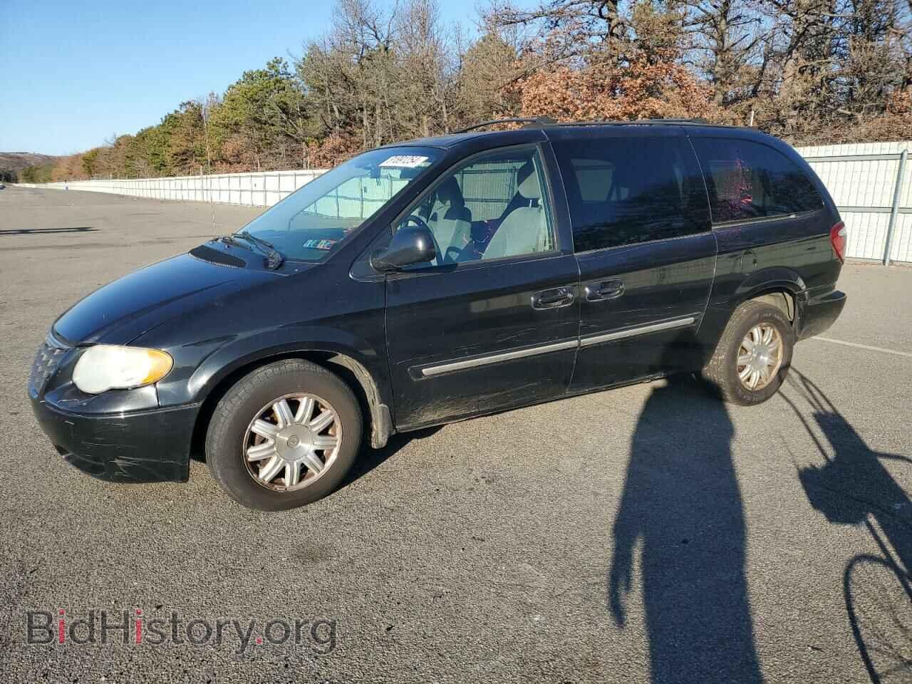 Photo 2C8GP54L25R575451 - CHRYSLER MINIVAN 2005