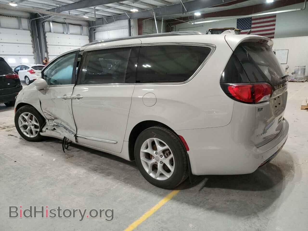 2017 CHRYSLER PACIFICA - VIN: 2C4RC1EG1HR570178 - Photo 2