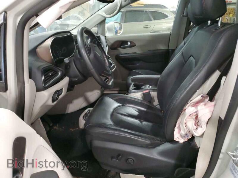 2017 Chrysler PACIFICA (VIN 2C4RC1EG1HR570178) — photo 7 of 13