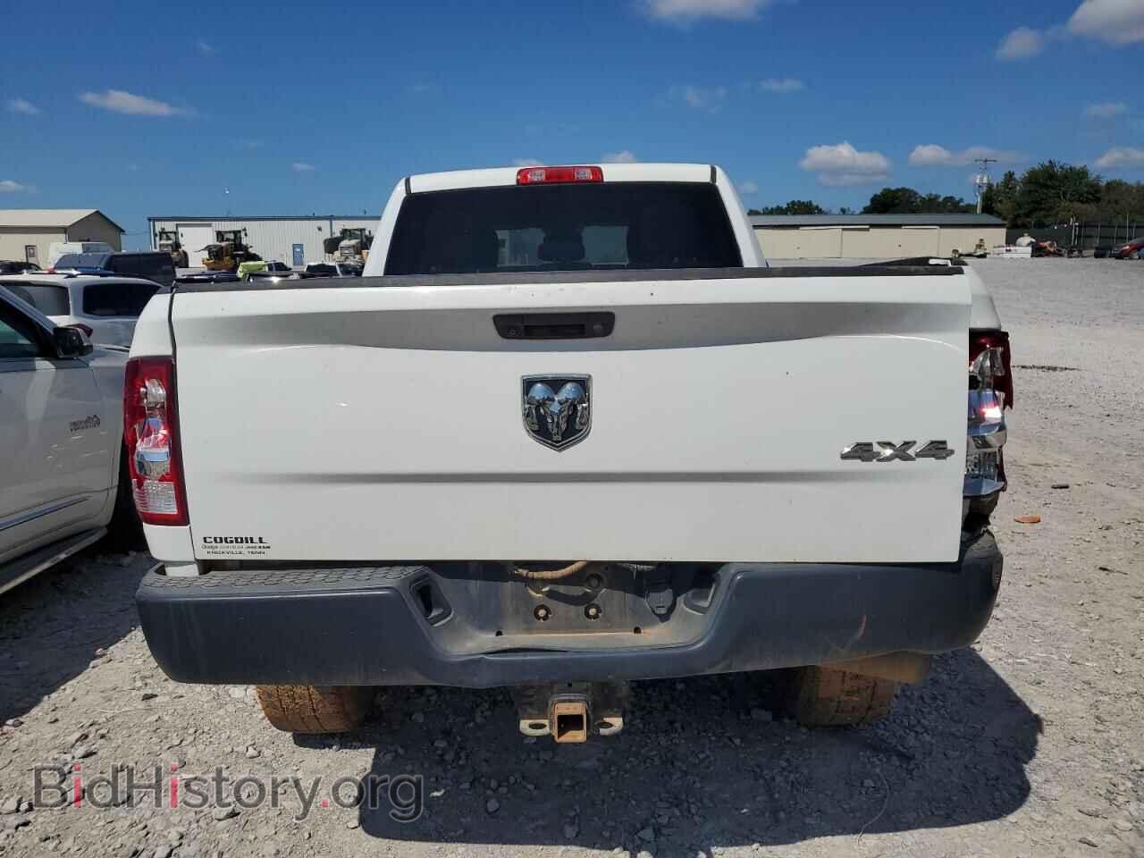 2018 RAM All Models - VIN: 3C6UR5CLXJG162183 - Photo 6