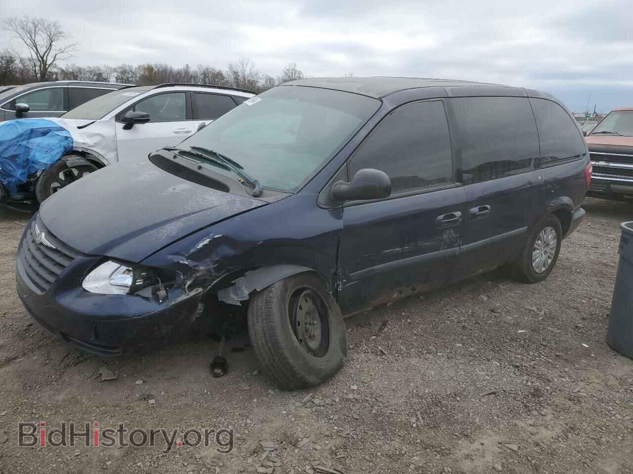 Photo 1C4GP45R35B182832 - CHRYSLER MINIVAN 2005