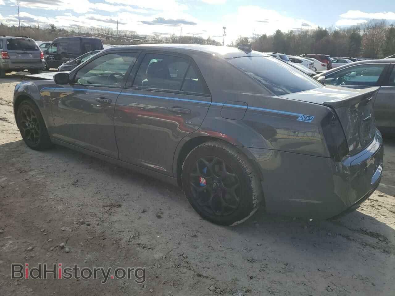 2019 CHRYSLER 300 - VIN: 2C3CCAGG0KH539833 - Фото 2