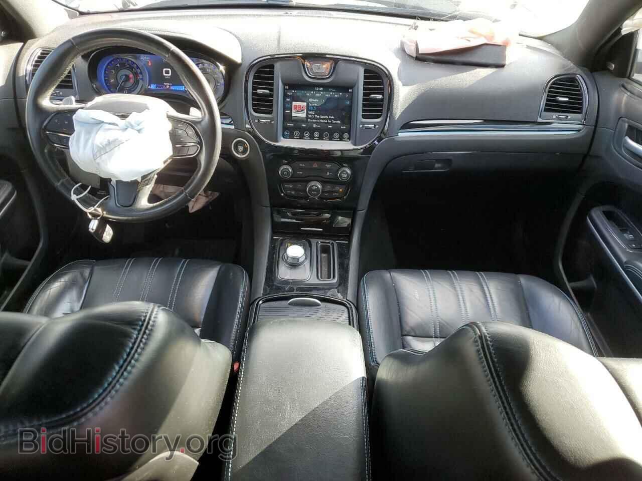 2019 CHRYSLER 300 - VIN: 2C3CCAGG0KH539833 - Фото 8
