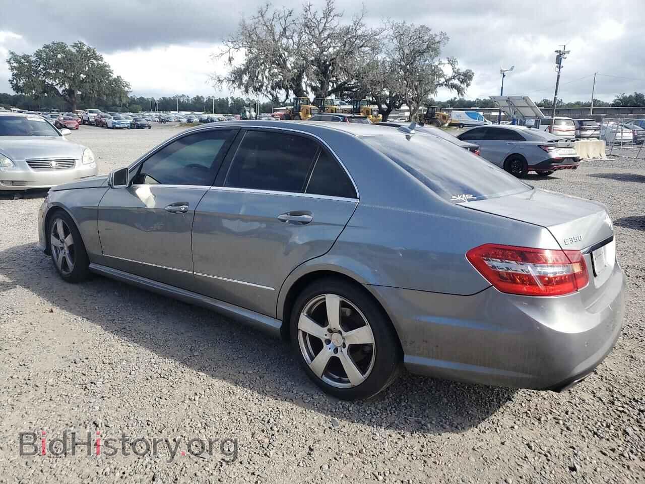 2011 MERCEDES-BENZ E-CLASS - VIN: WDDHF5GB3BA379357 - Фото 2