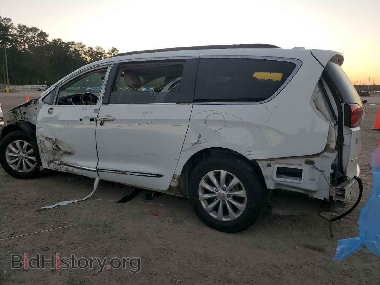 2017 CHRYSLER PACIFICA - VIN: 2C4RC1BG8HR832377 - Фото 2