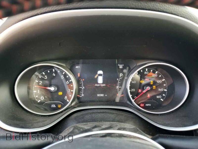 2020 Jeep COMPASS (VIN 3C4NJCCB9LT129010) — photo 9 of 13