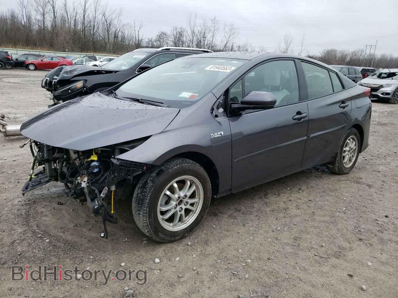Фотография JTDKARFP7H3050645 - TOYOTA PRIUS 2017