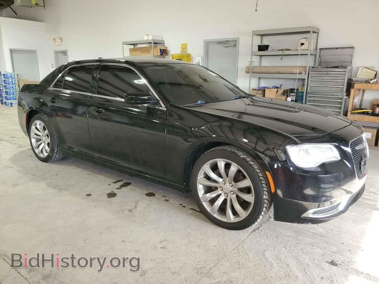 2019 CHRYSLER 300 - VIN: 2C3CCAAG3KH648103 - Фото 4