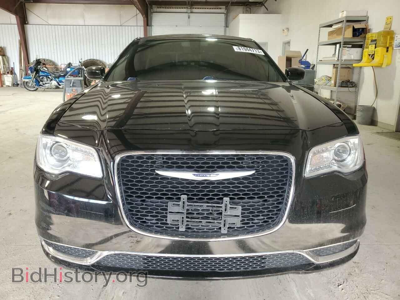 2019 CHRYSLER 300 - VIN: 2C3CCAAG3KH648103 - Фото 5