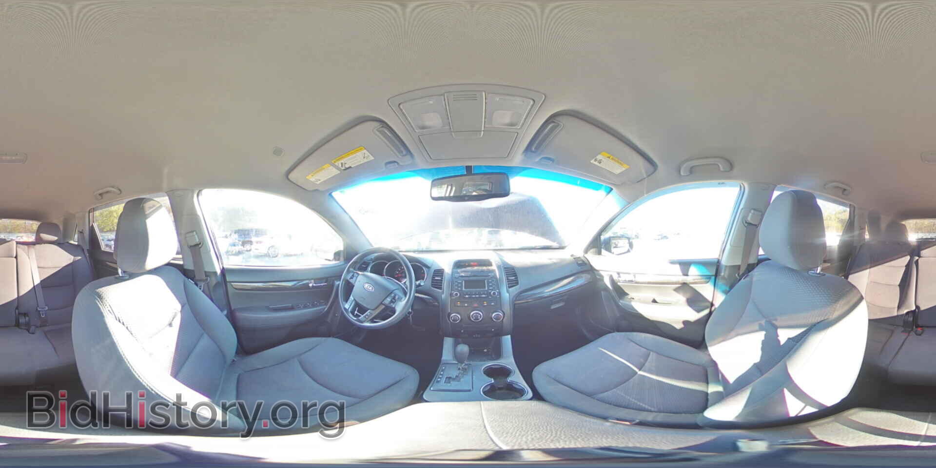 2011 KIA SORENTO - VIN: 5XYKTCA19BG028241 - Фото 15