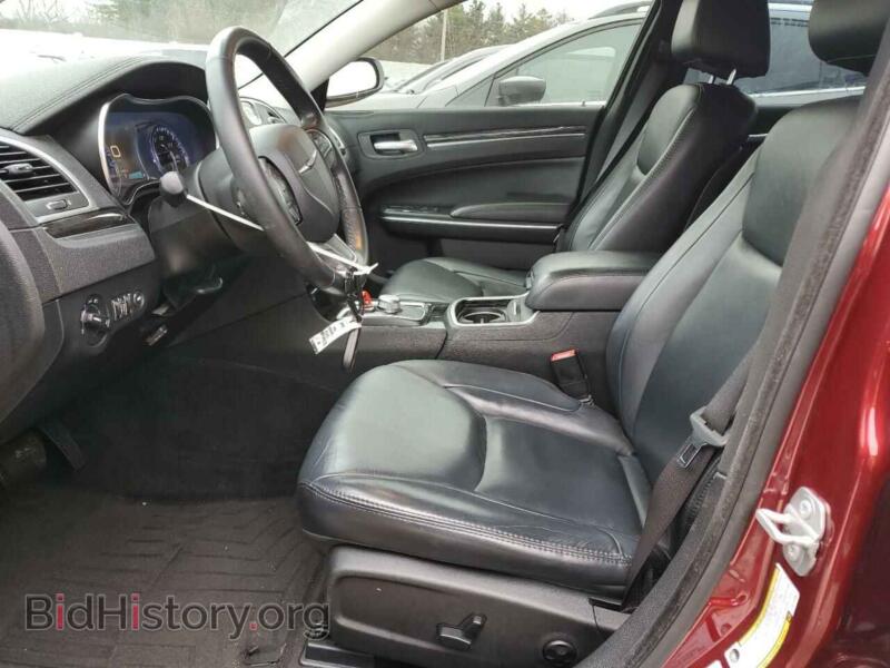 2016 Chrysler 300 (VIN 2C3CCARG4GH142484) — photo 7 of 12