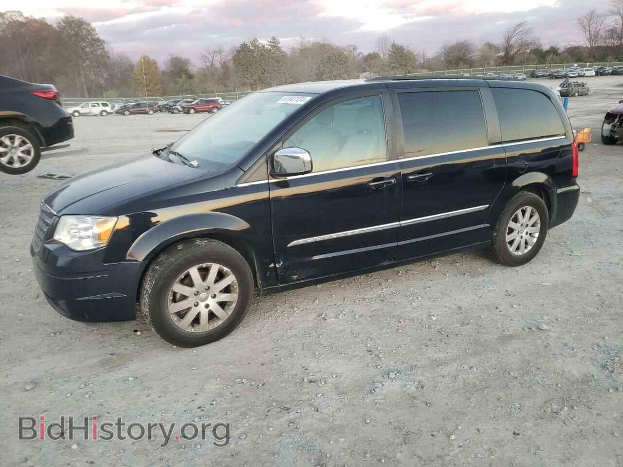 Photo 2A4RR8DG9BR635823 - CHRYSLER MINIVAN 2011