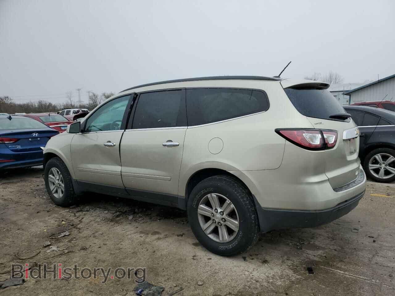 2014 CHEVROLET TRAVERSE - VIN: 1GNKRHKD1EJ281117 - Фото 2