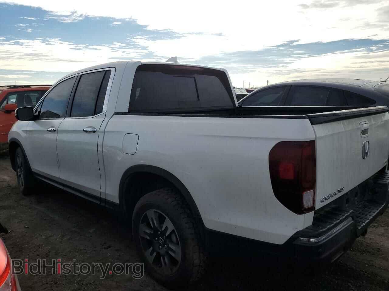 2018 HONDA RIDGELINE - VIN: 5FPYK3F77JB001062 - Фото 2