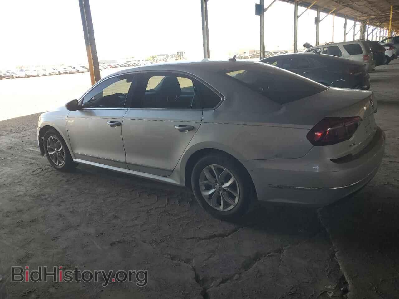 2017 VOLKSWAGEN PASSAT - VIN: 1VWAT7A36HC033198 - Фото 2
