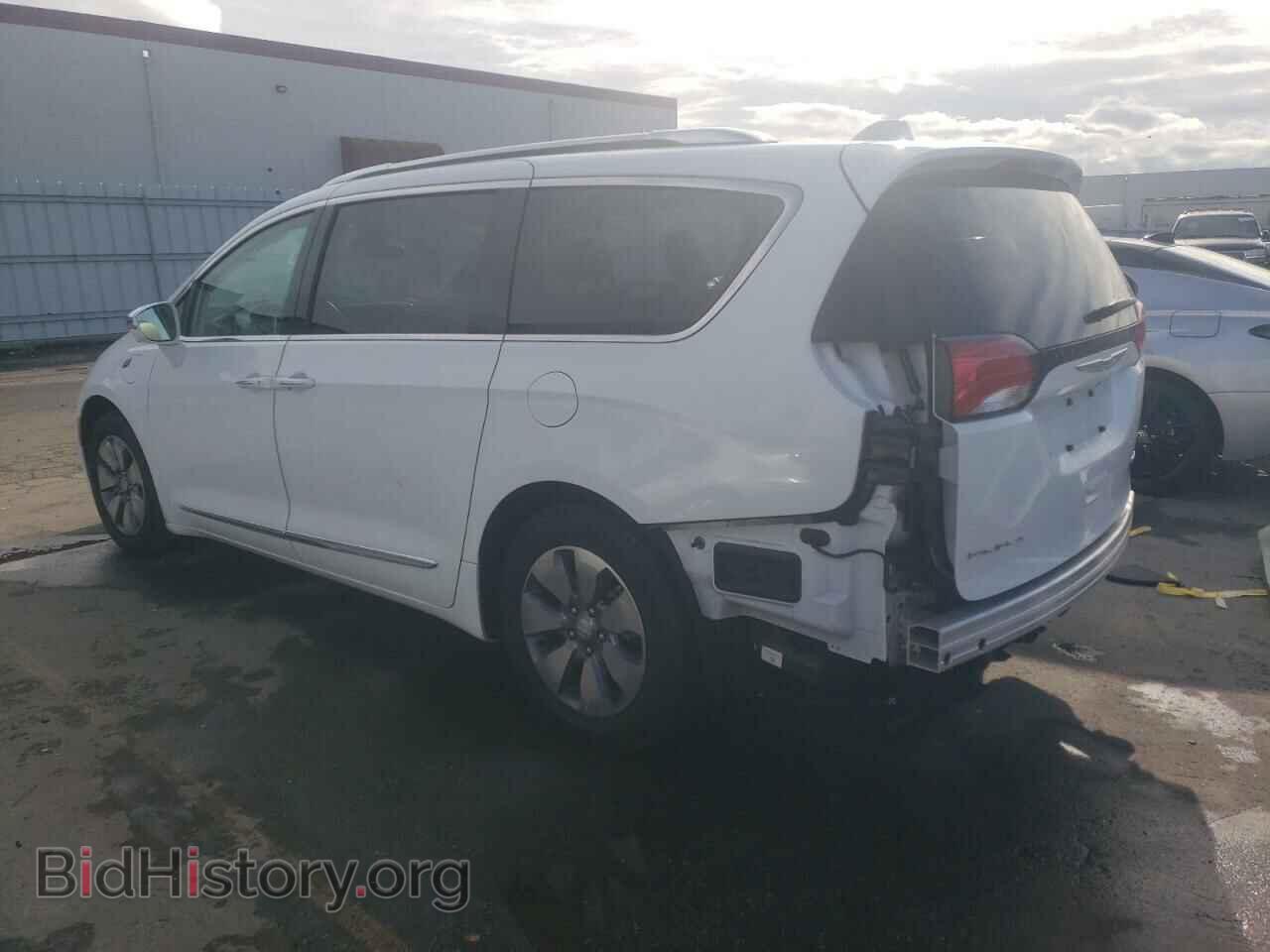 2019 CHRYSLER PACIFICA - VIN: 2C4RC1N77KR741636 - Фото 2