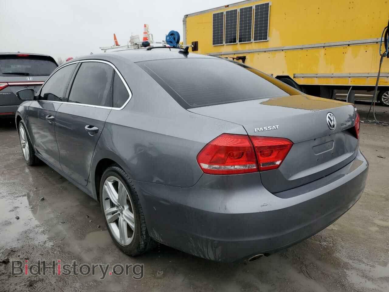 2015 VOLKSWAGEN PASSAT - VIN: 1VWBV7A30FC020409 - Фото 2
