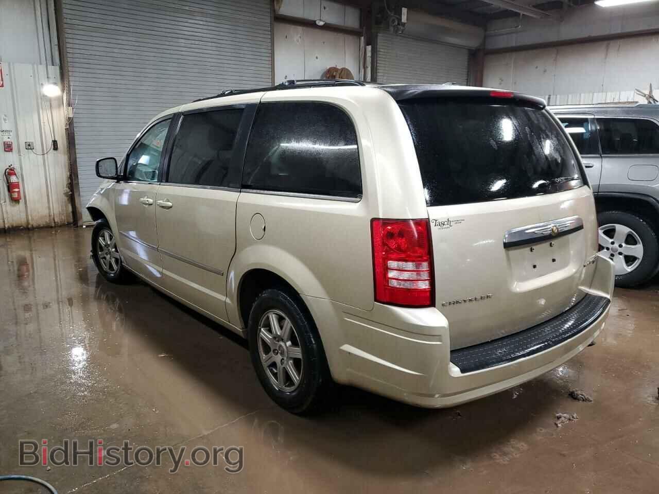 2010 CHRYSLER MINIVAN - VIN: 2A4RR5D1XAR302863 - Photo 2