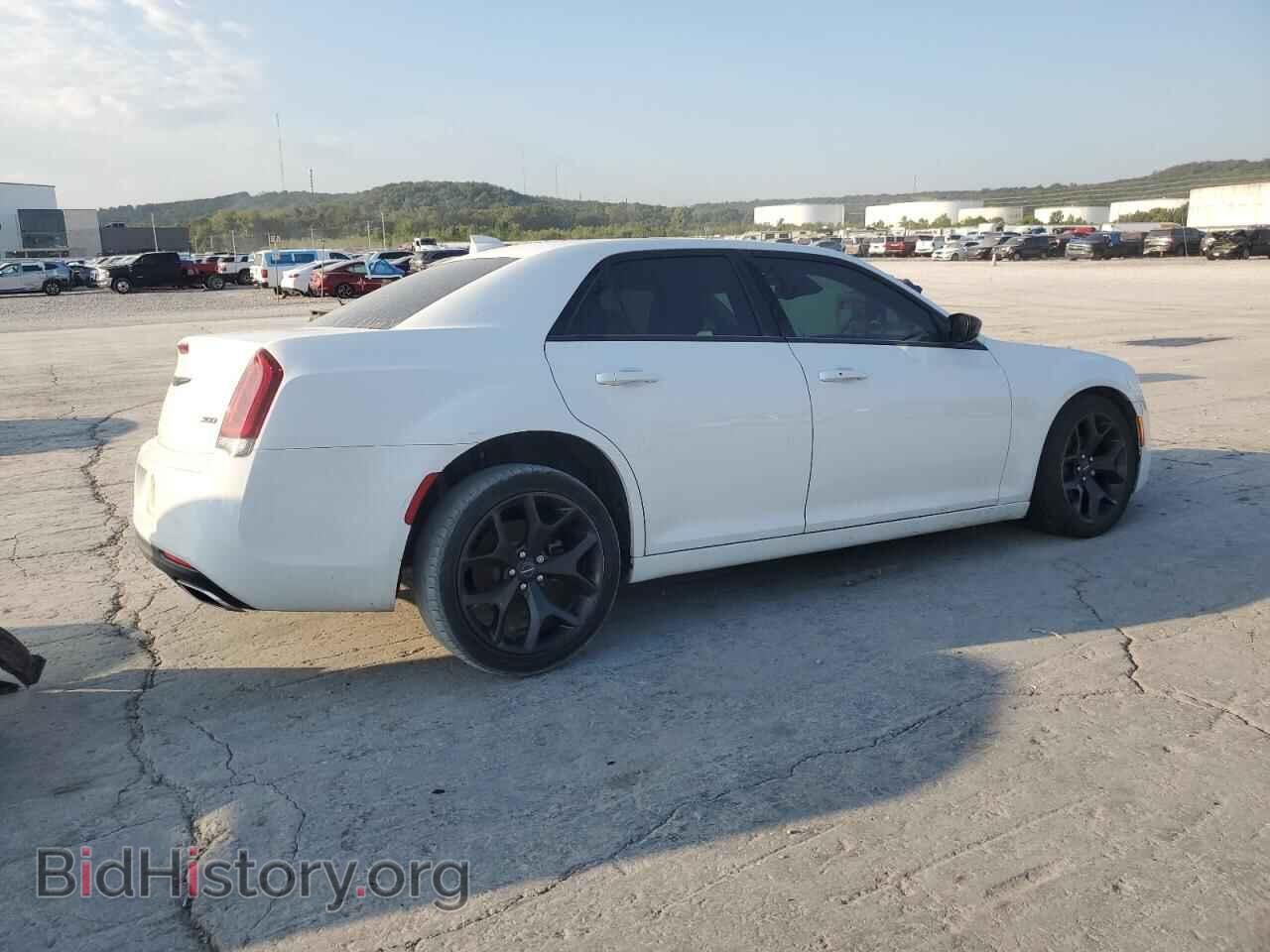 2021 CHRYSLER 300 - VIN: 2C3CCAAG3MH580193 - Фото 3