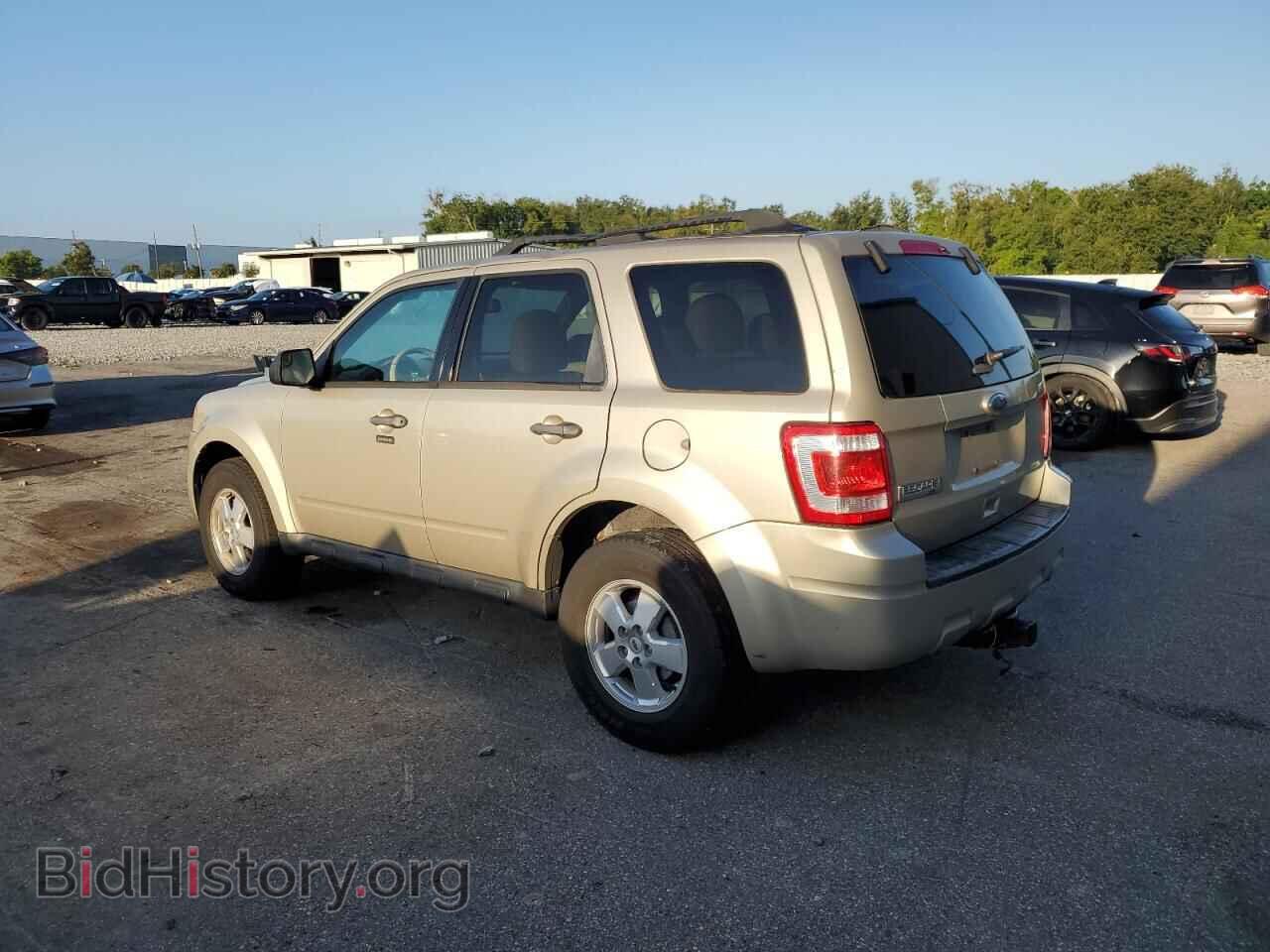 2011 FORD ESCAPE - VIN: 1FMCU9D79BKB44744 - Фото 2