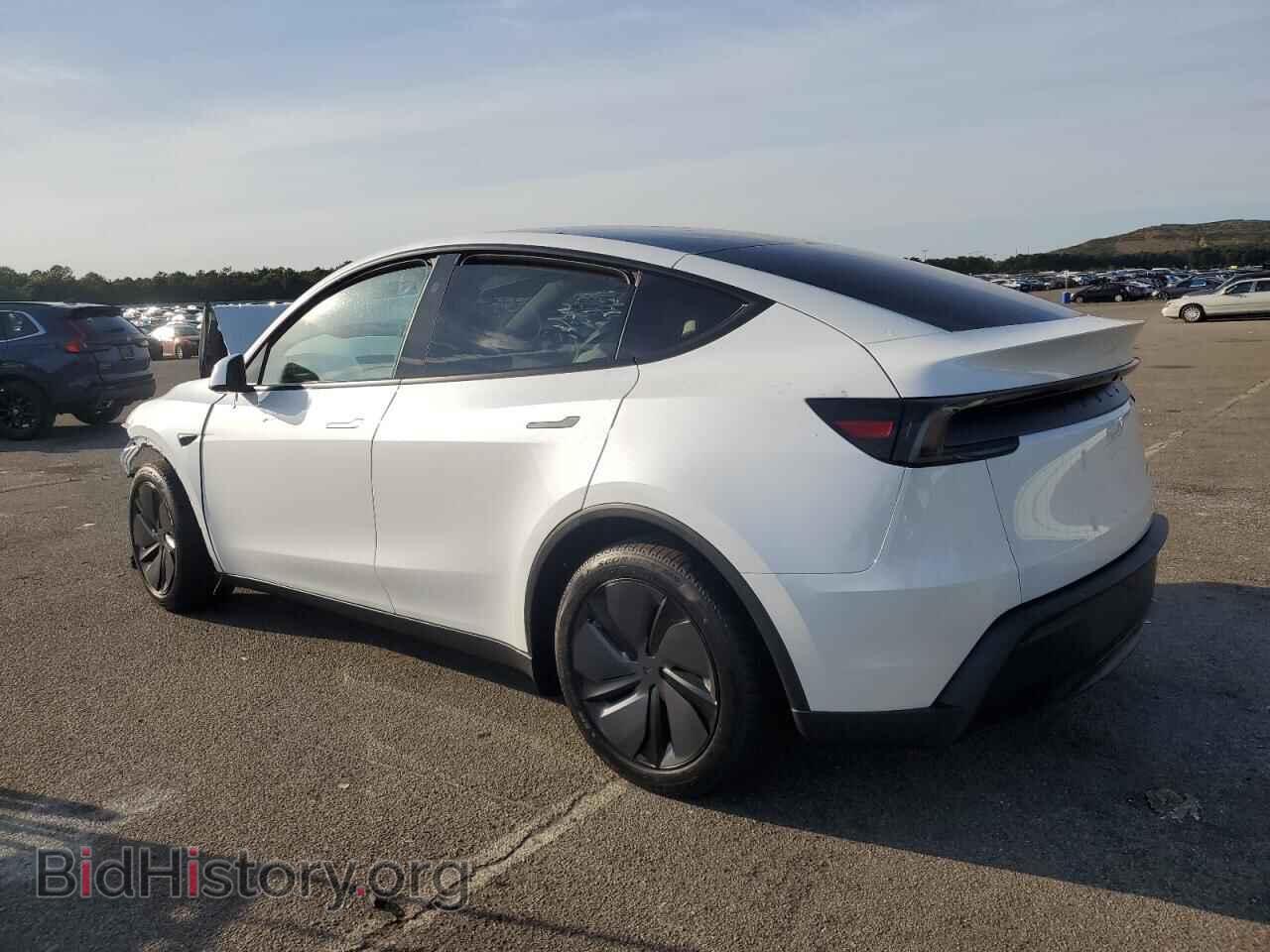 2026 TESLA MODEL Y - VIN: 7SAYGDEEXTA487577 - Фото 2