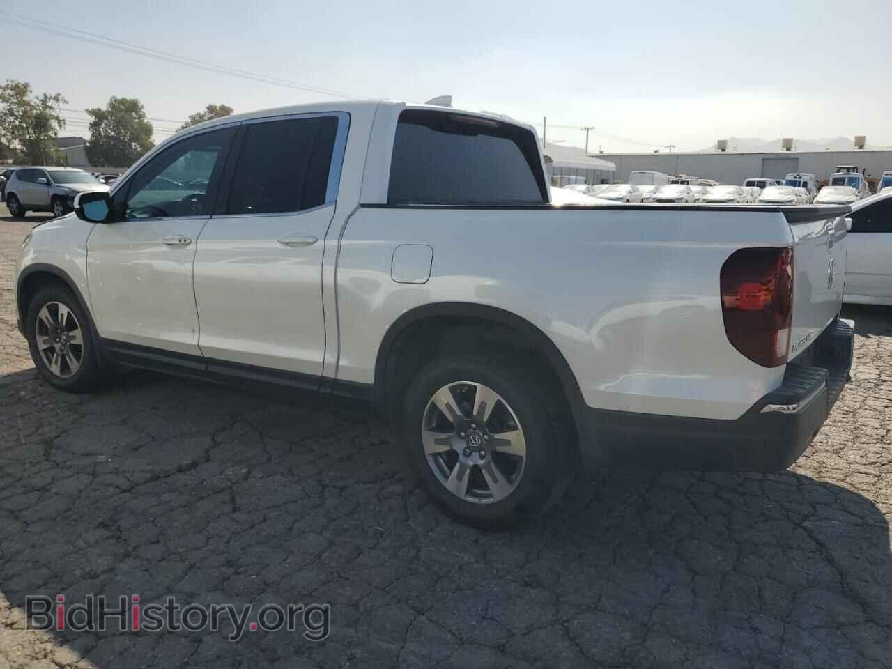 2017 HONDA RIDGELINE - VIN: 5FPYK2F60HB010052 - Photo 2