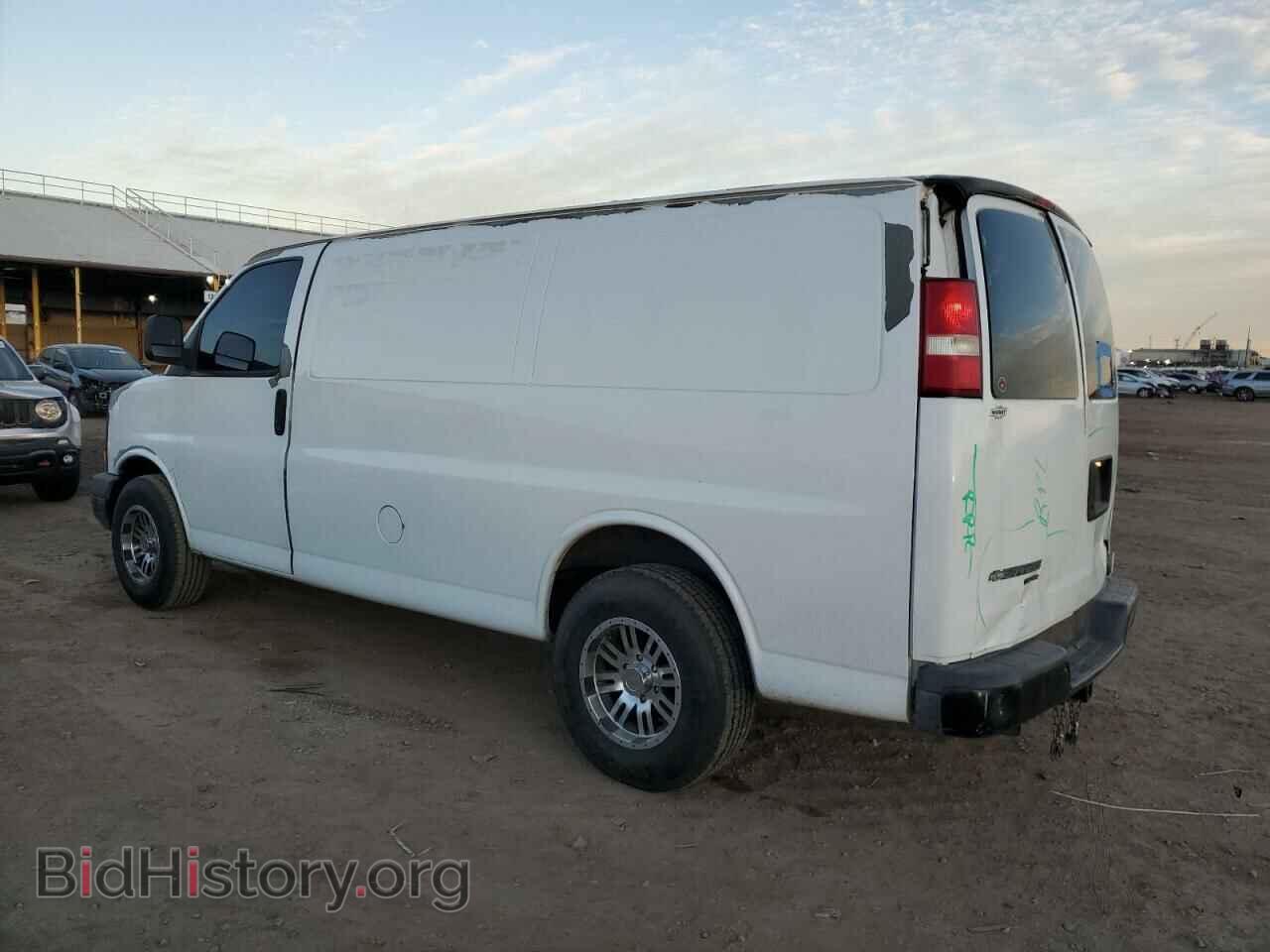 2011 CHEVROLET EXPRESS - VIN: 1GCSGAFX5B1159320 - Фото 2