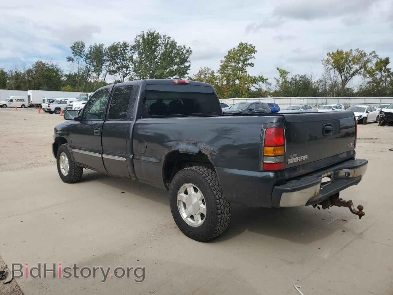 2005 GMC SIERRA - VIN: 2GTEK19B751222394 - Фото 2