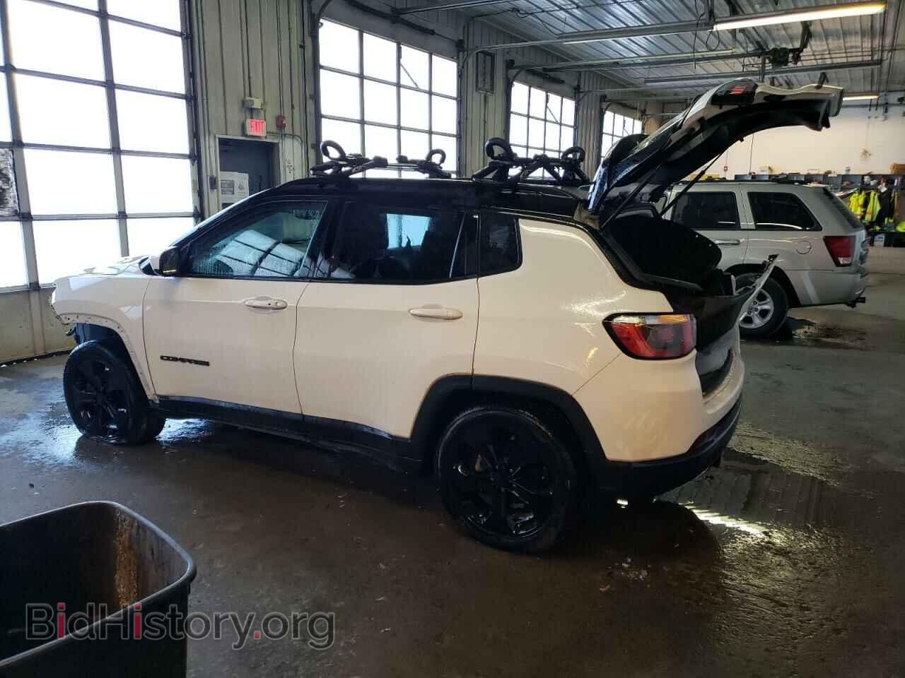 2019 JEEP COMPASS - VIN: 3C4NJDBB9KT621252 - Фото 2