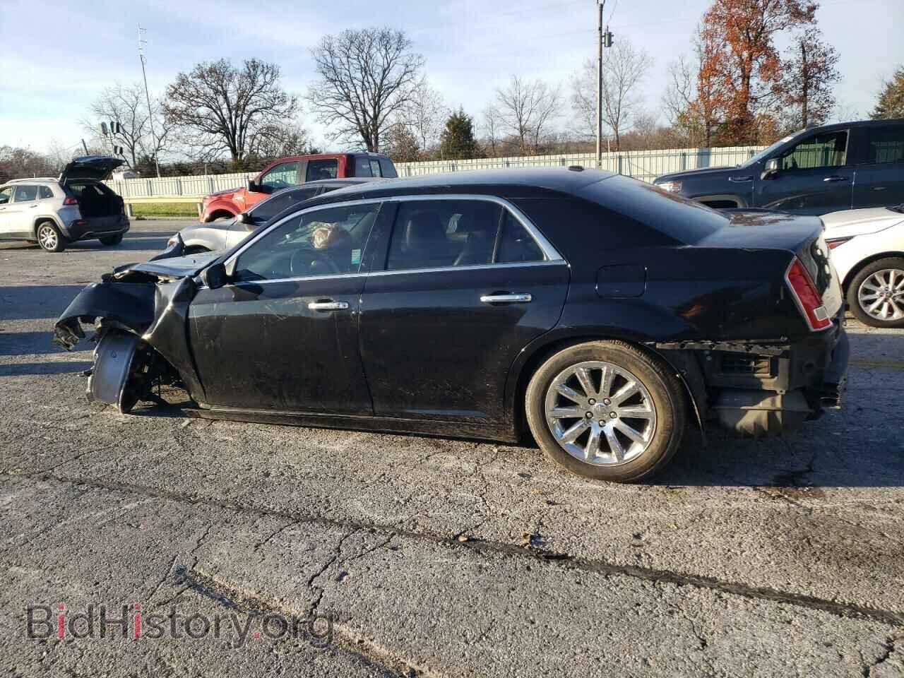 2011 CHRYSLER 300 - VIN: 2C3CA5CG0BH533677 - Фото 2