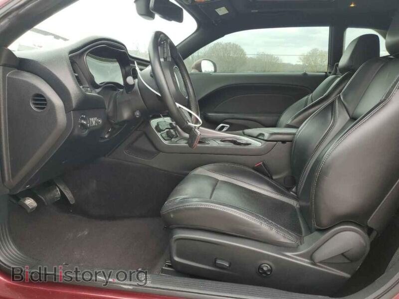 2019 Dodge CHALLENGER (VIN 2C3CDZAG5KH557300) — photo 7 of 12