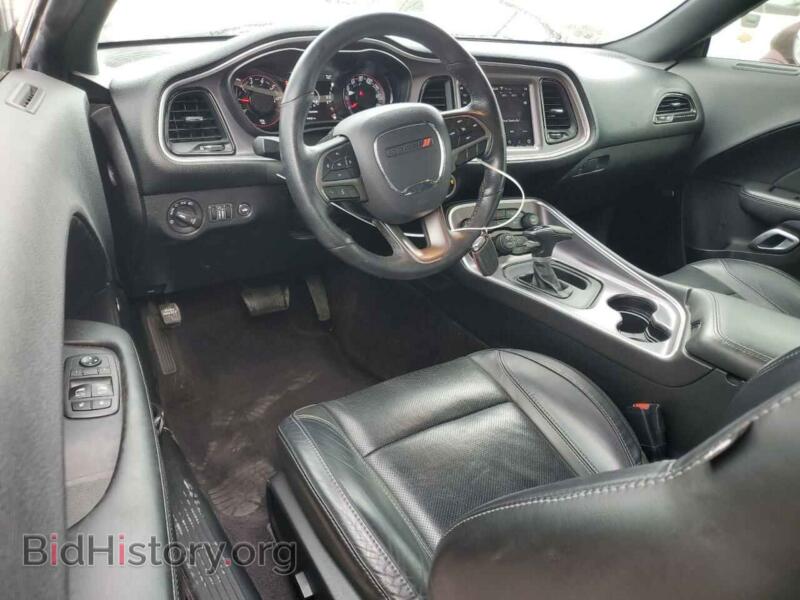 2019 Dodge CHALLENGER (VIN 2C3CDZAG5KH557300) — photo 8 of 12