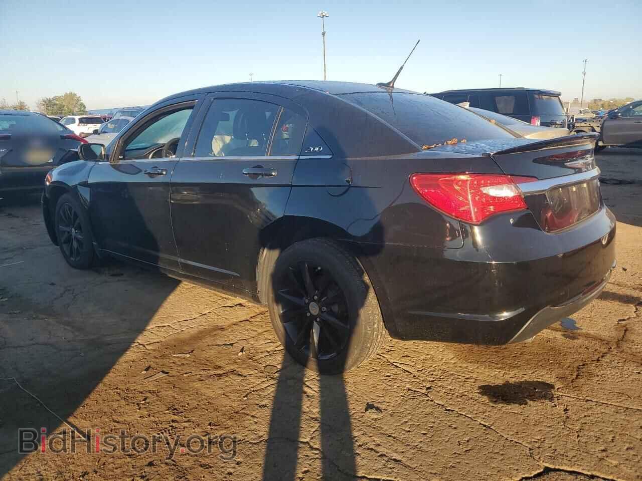 2011 CHRYSLER 200 - VIN: 1C3BC8FG9BN597369 - Фото 2