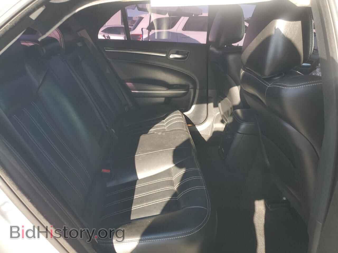 2019 CHRYSLER 300 - VIN: 2C3CCAGG7KH542812 - Фото 10