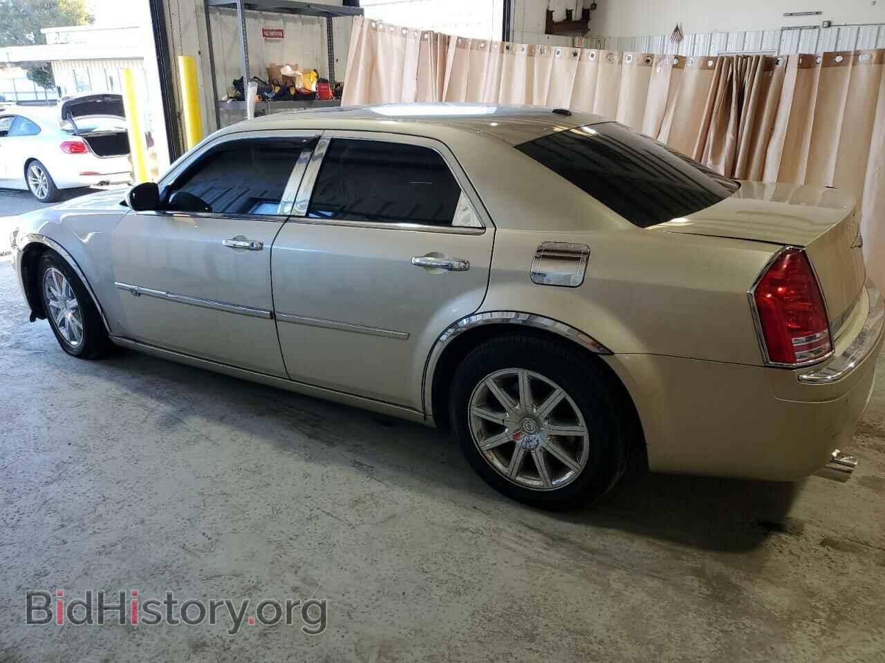 2010 CHRYSLER 300 - VIN: 2C3CA6CT3AH155503 - Фото 2