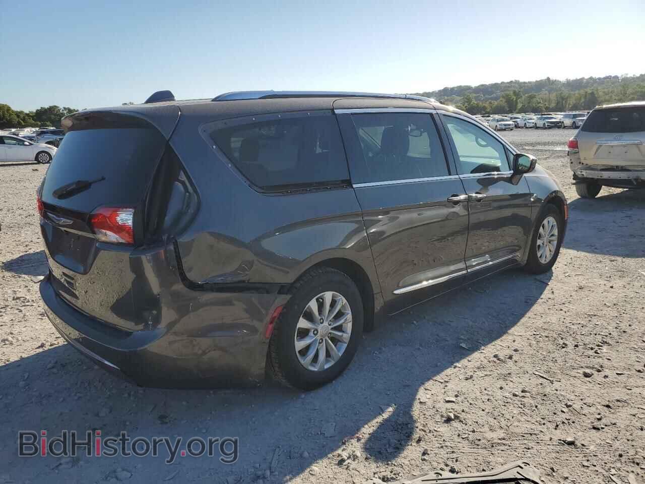 2018 CHRYSLER PACIFICA - VIN: 2C4RC1BG8JR260622 - Фото 3