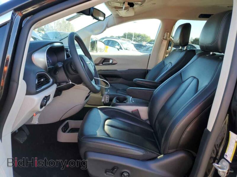 2023 Chrysler PACIFICA (VIN 2C4RC1BG2PR606494) — photo 7 of 14