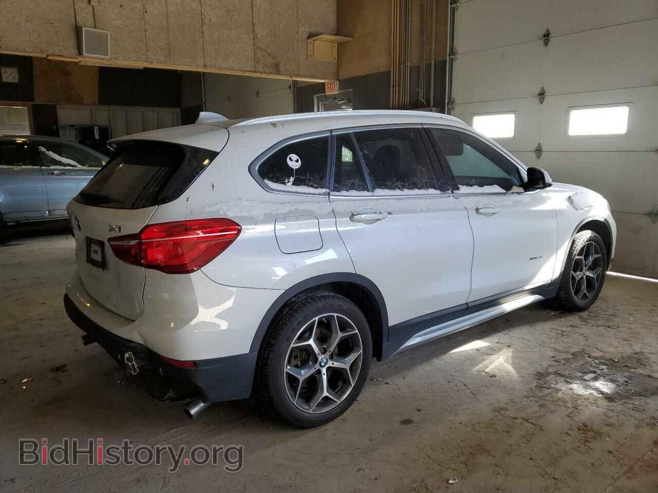 2017 BMW X1 - VIN: WBXHT3C34H5F81296 - Фото 3