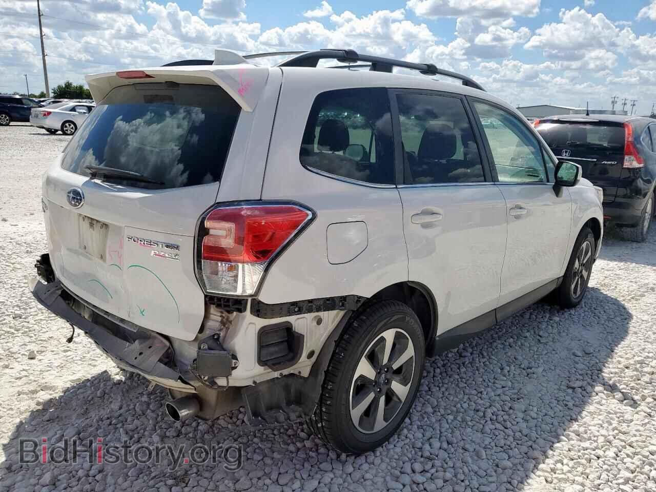 2017 SUBARU FORESTER - VIN: JF2SJARC0HH559667 - Фото 3