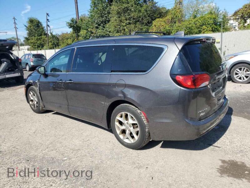 2017 Chrysler PACIFICA (VIN 2C4RC1BG2HR811234) — фото 2 из 13