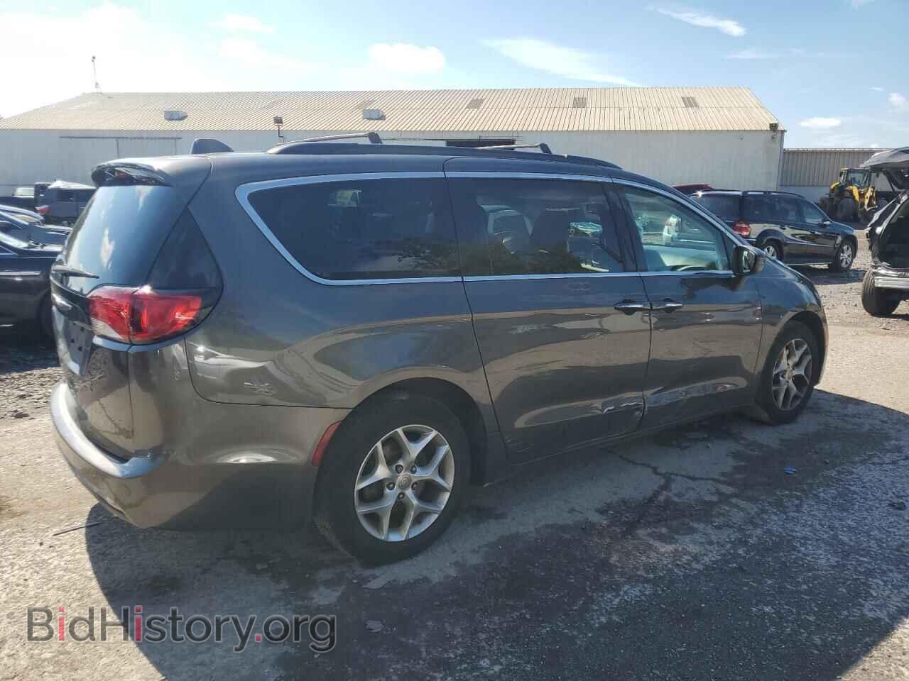 2017 CHRYSLER PACIFICA - VIN: 2C4RC1BG2HR811234 - Фото 3