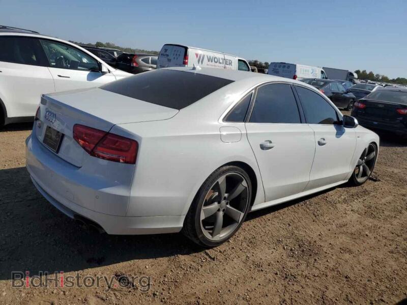 2014 Audi S8 (VIN WAUD2AFD4EN008329) — фото 3 из 12