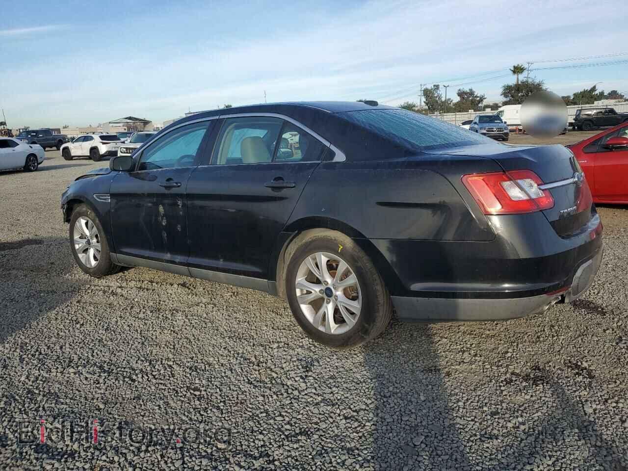 2011 FORD TAURUS - VIN: 1FAHP2DW2BG139555 - Фото 2