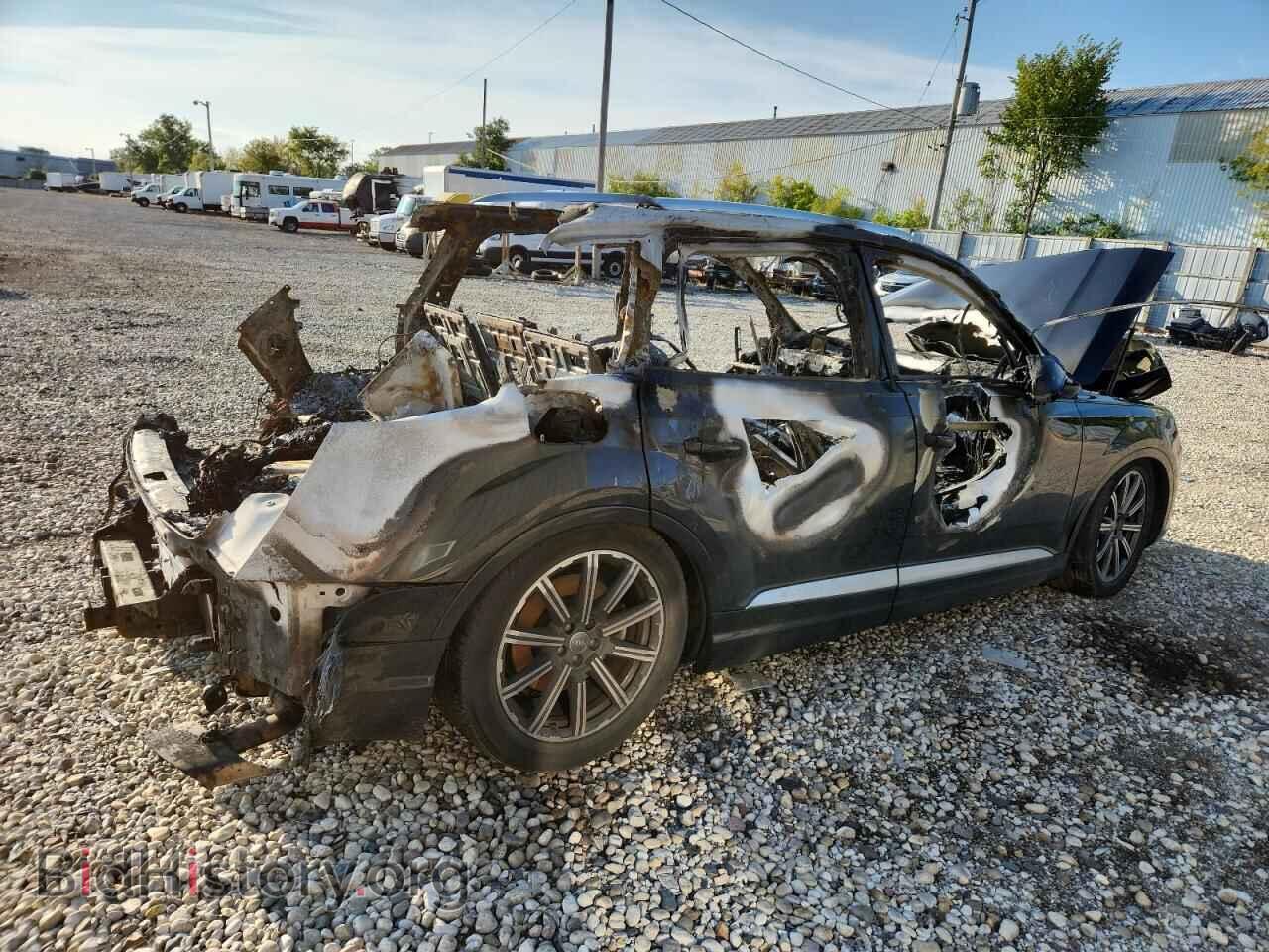 2017 AUDI Q7 - VIN: WA1VAAF74HD003527 - Фото 3