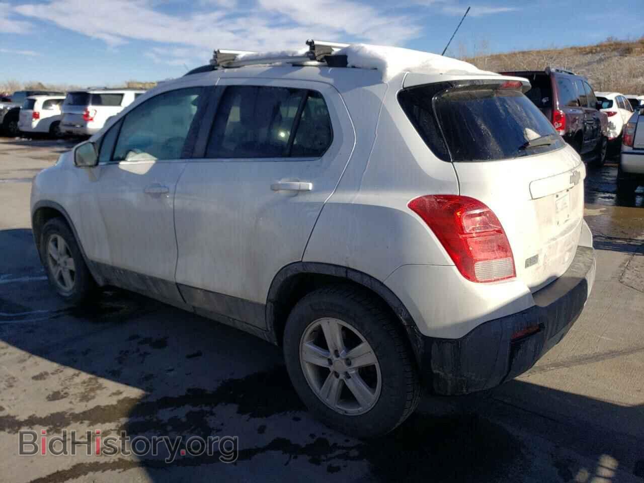2015 CHEVROLET TRAX - VIN: 3GNCJRSB3FL166965 - Фото 2