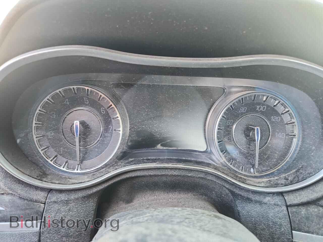 2018 CHRYSLER 300 - VIN: 2C3CCAAG0JH275939 - Фото 9