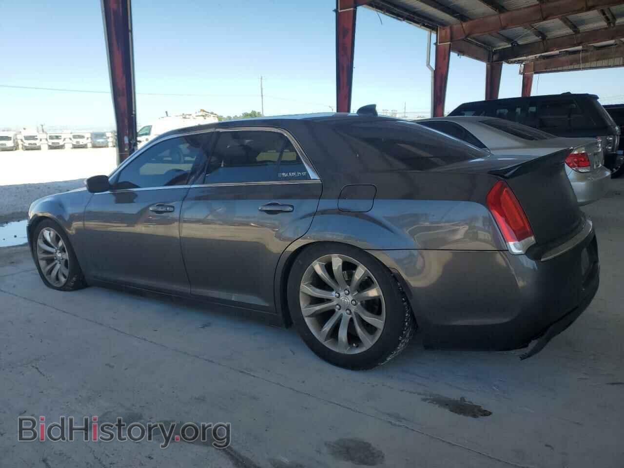 2017 CHRYSLER 300 - VIN: 2C3CCAAG0HH617884 - Фото 2