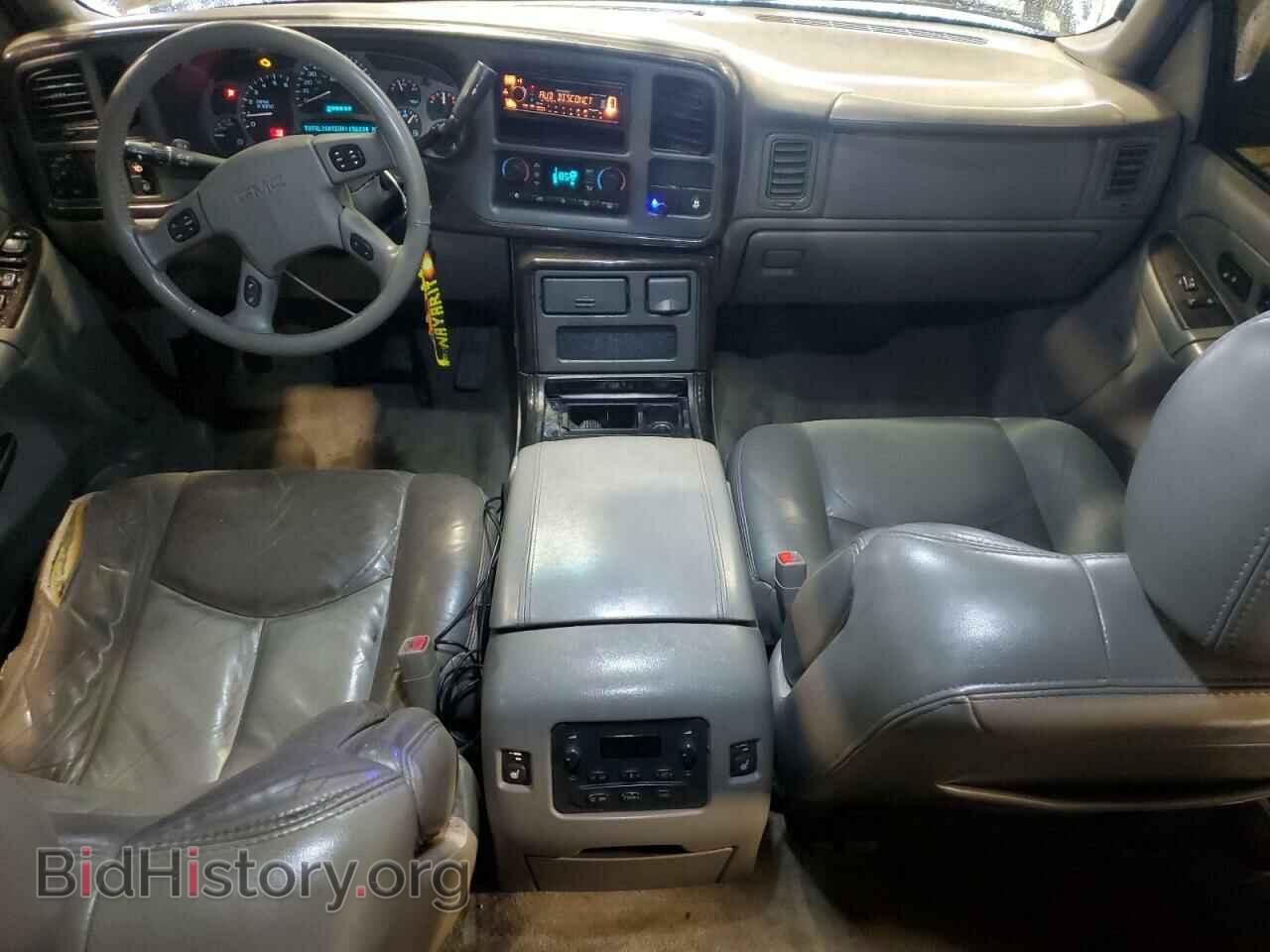 2005 GMC YUKON - VIN: 1GKEK63U05J166350 - Photo 8