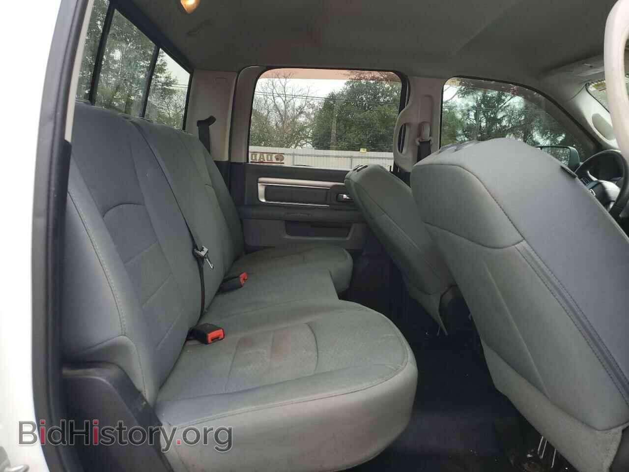 2014 RAM All Models - VIN: 3C6UR5DL1EG275752 - Photo 10
